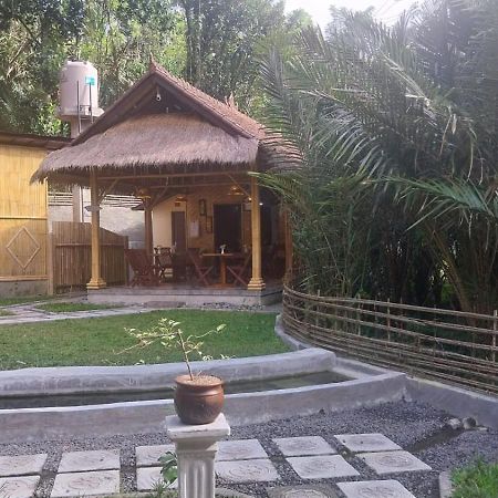 Pondok Sapta Sallaca Selat Екстериор снимка